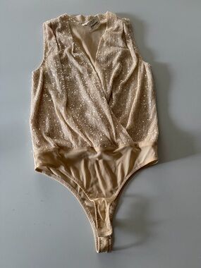 Heartloom Sequin Bodysuit Small Champagne Gold Sparkle V-Neck Aspen NWT $114